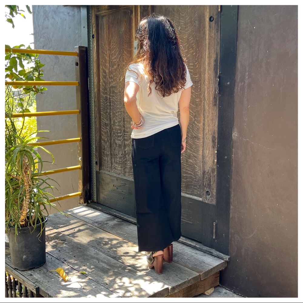 So Fabulous Stylish Lip Graphic Tee - Picture 6 of 8